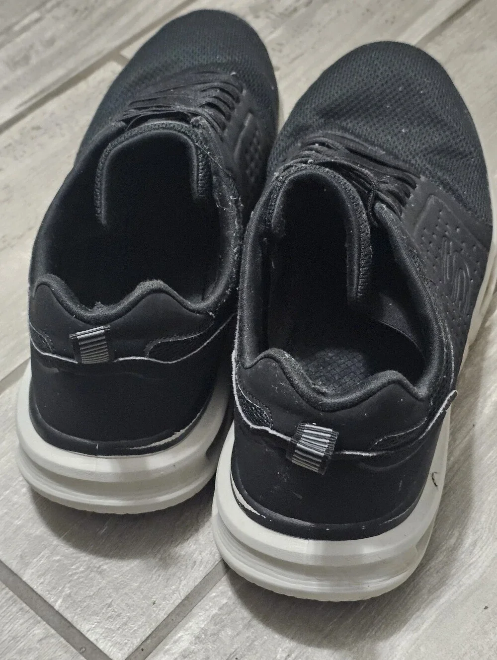 Skechers Men's Glide-Lite Pacer sneakers feature a black, Size 12